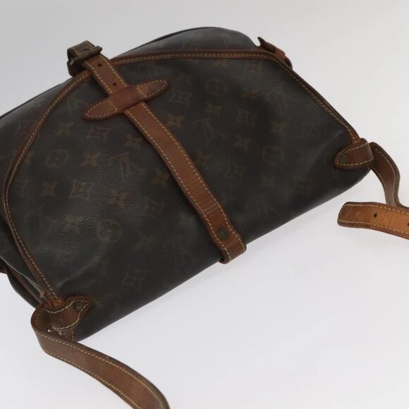 LOUIS VUITTON Monogram Saumur 30 Shoulder Bag LV - Picture 6 of 15